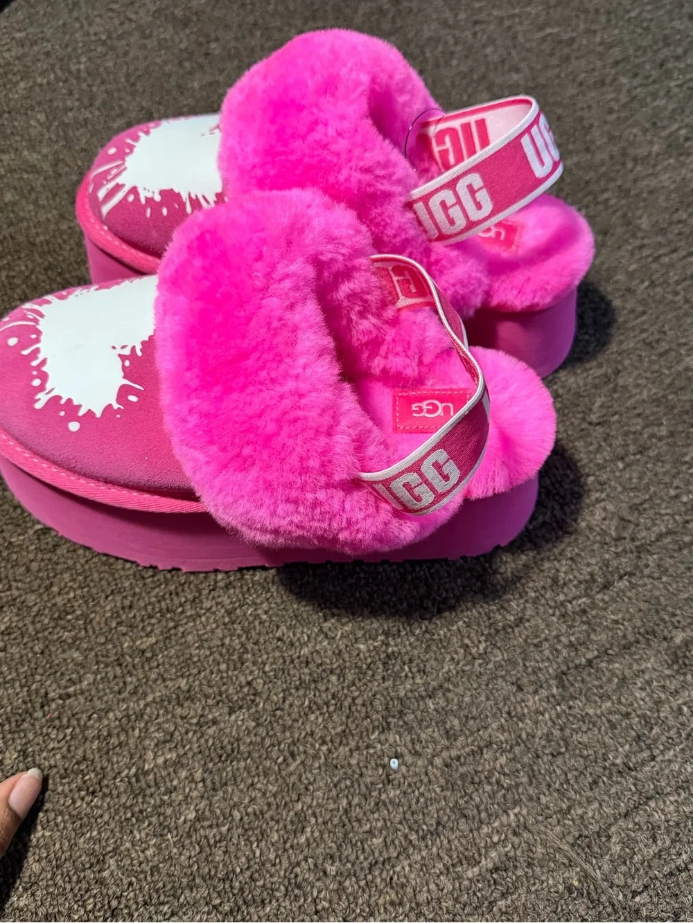 UGG ladies Hot Pink Fluffy Slide Sandals